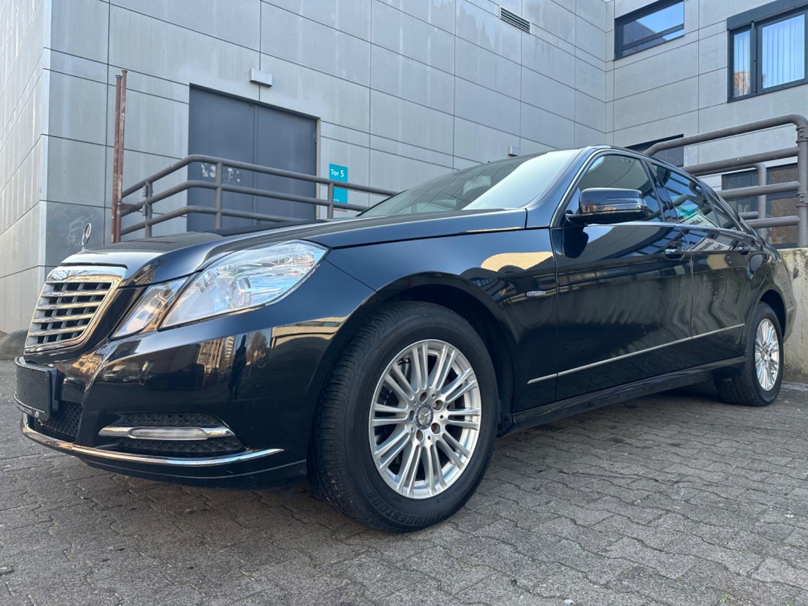 Mercedes-Benz E 220 CDI BLUE EFF. ELEGANCE AUT/NAV/PDC