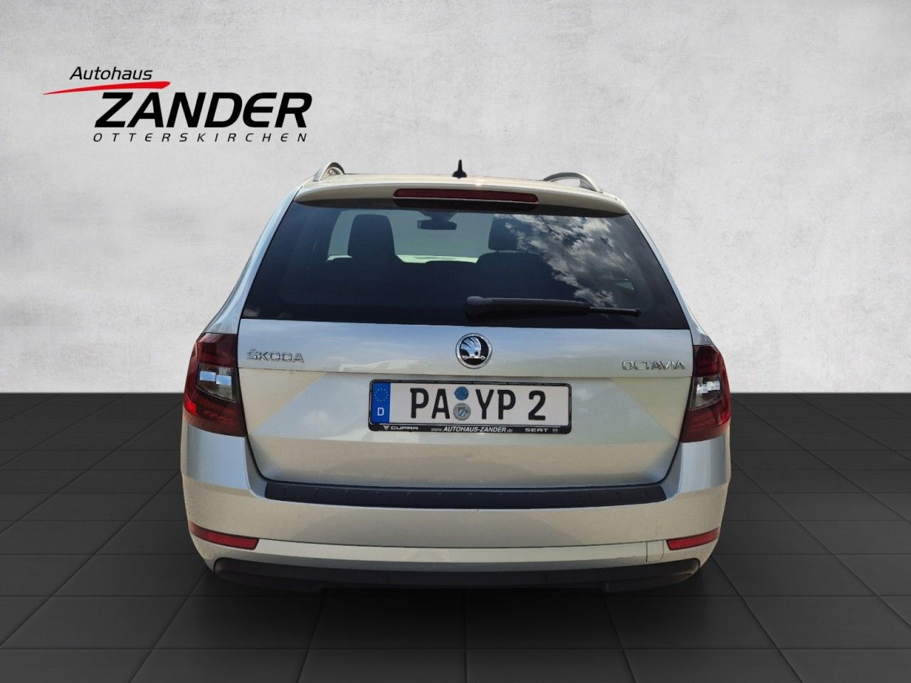 Fahrzeugabbildung SKODA Octavia Combi TDI DSG Soleil AHK Panoramadach