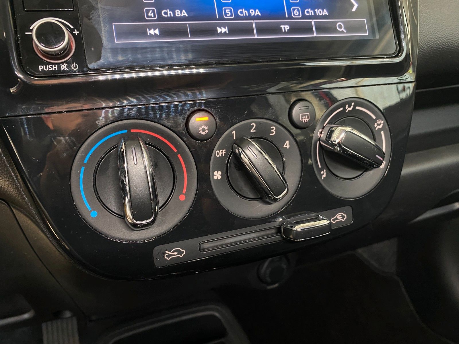 Fahrzeugabbildung Mitsubishi Space Star 1,2 Select Plus + Kamera Tempomat Top
