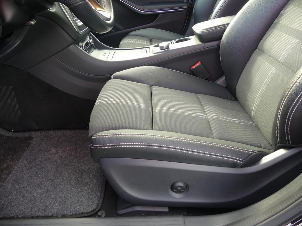 Mercedes-Benz GLA 220