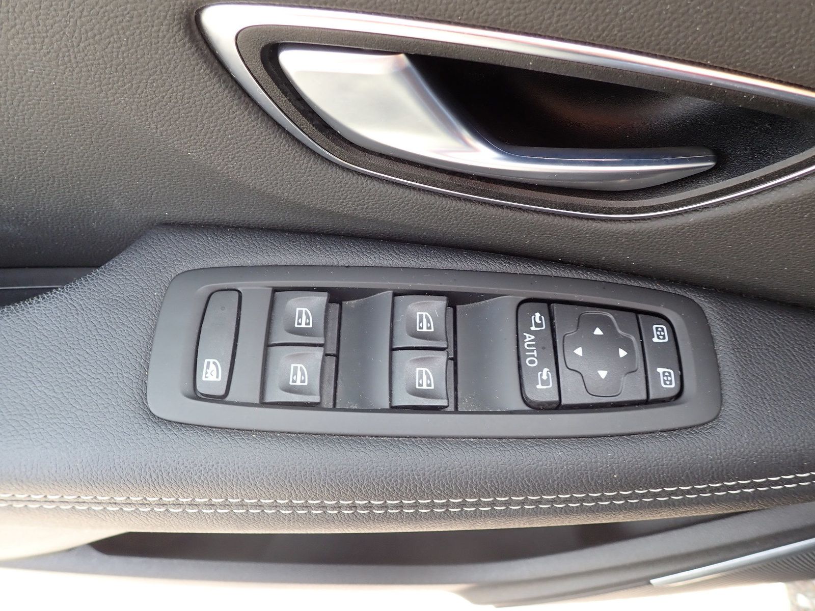 Fahrzeugabbildung Renault Scenic Intens TCe 140 GPF