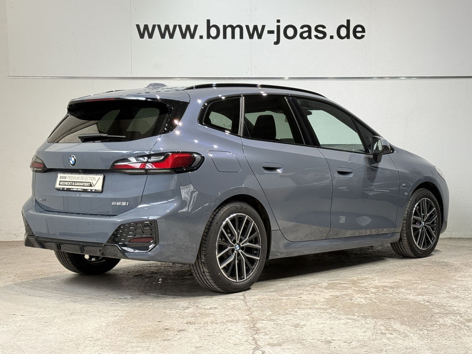 Fahrzeugabbildung BMW 223i M Sportpaket Glasdach Head-Up