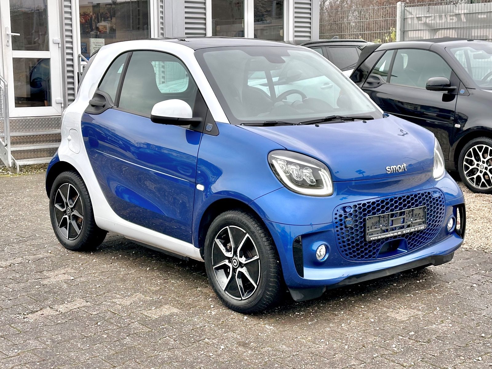 Fahrzeugabbildung Smart ForTwo Coupe EQ /LED/PDC/Kamera/Pano/CarPlay