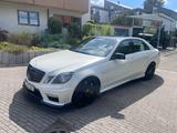 Mercedes-Benz E 63 AMG AMG - Mercedes-Benz E 63 AMG mit Benzin-Antrieb: Limousine