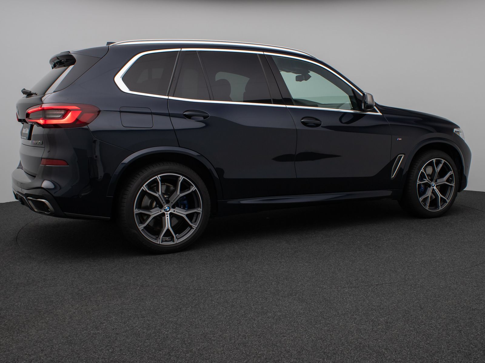 Fahrzeugabbildung BMW X5 M50i Panorama 360° Laser HUD DAB HiFi SoftCL