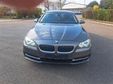 BMW 520i - - BMW 520 aus 2013 mit Benzin-Antrieb: Limousine