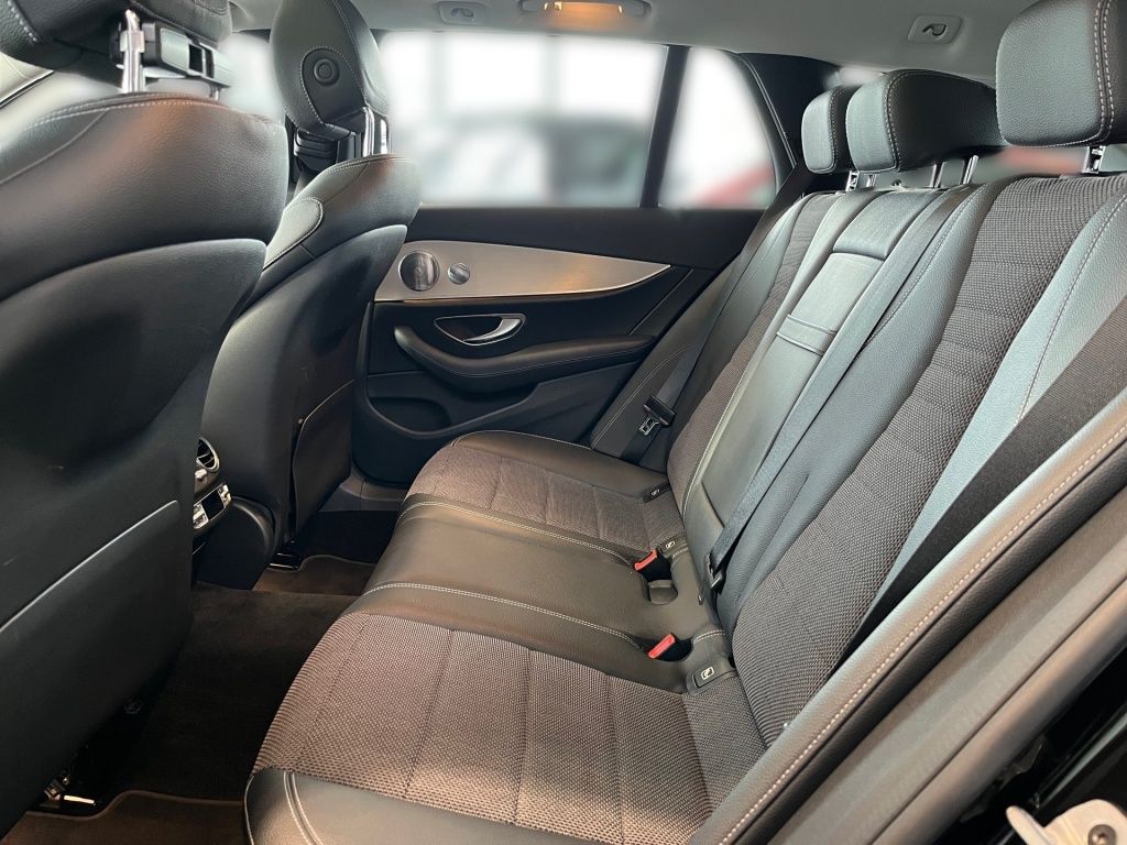 Fahrzeugabbildung Mercedes-Benz E 300 deT 4M AMG AHK Distronic+ Pano HUD LED 360