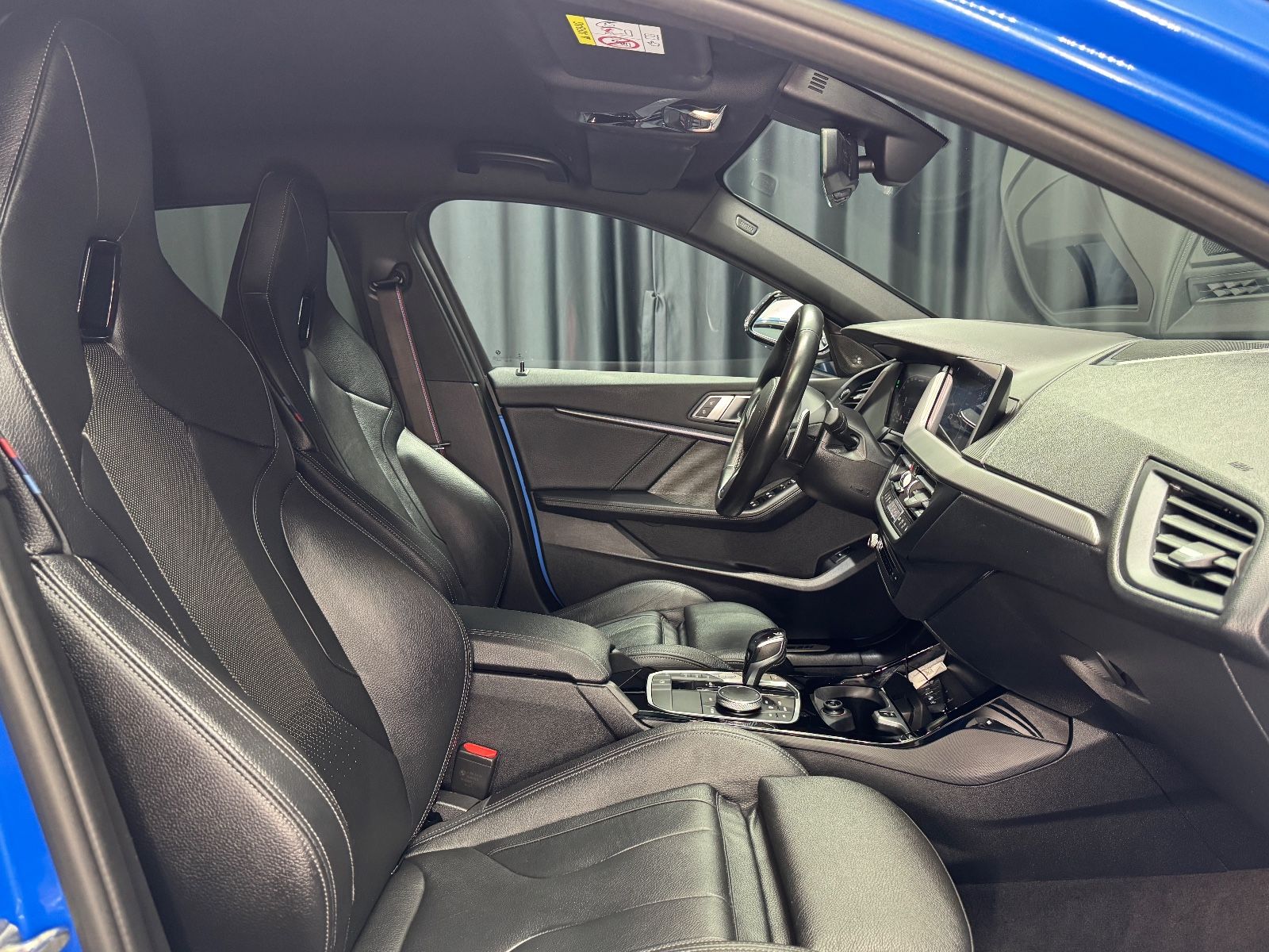 Fahrzeugabbildung BMW M135 i xDrive|H/K|NAVI|ACC|HEAD-UP|SPORTSITZE|