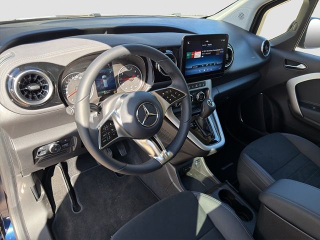 Fahrzeugabbildung Mercedes-Benz T-Klasse 180 lang Rollstuhlrampe