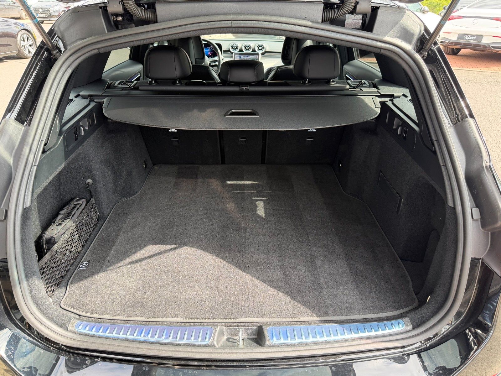 Fahrzeugabbildung Mercedes-Benz C 180 T AMG+AHK+Memory+Ambiente+TotW+