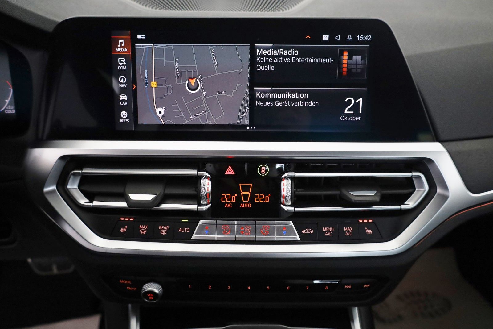 Fahrzeugabbildung BMW 320 i M Sport, T.Leder,Navi,LED,SH,Kamera