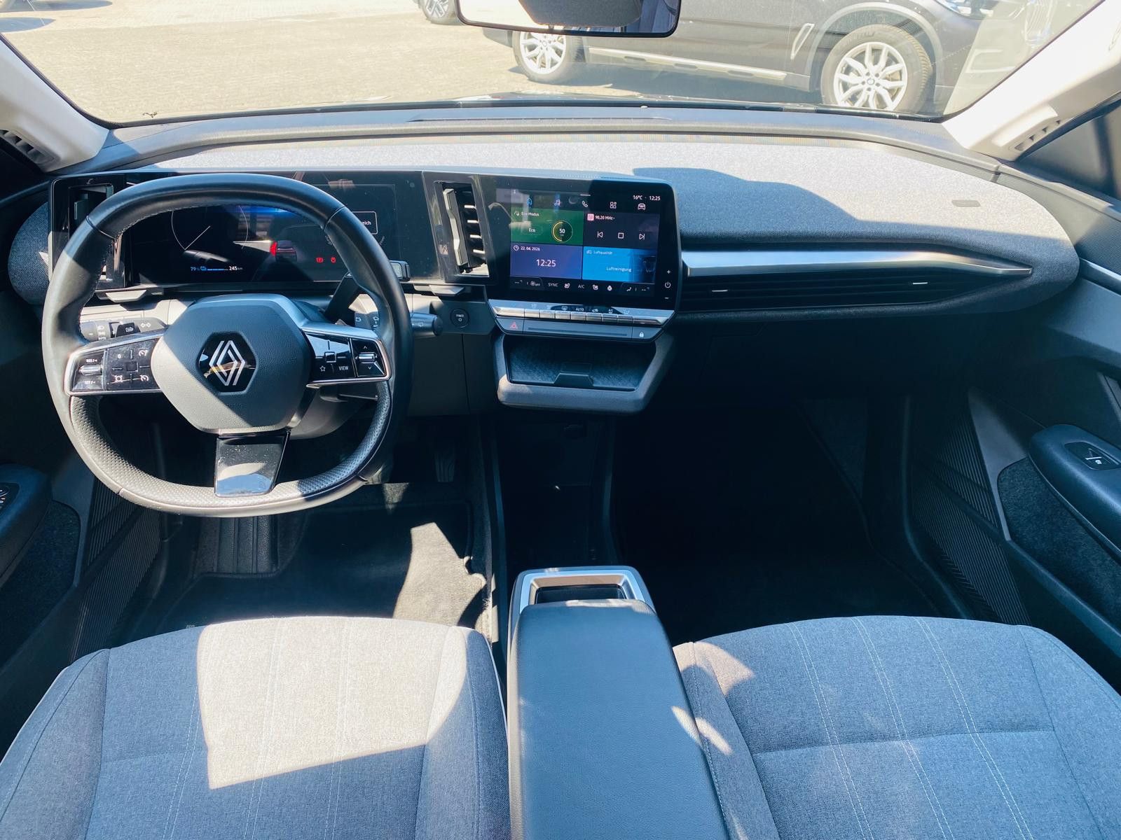 Fahrzeugabbildung Renault Megane E-TECH Equilibre Elec NAVI+LED+SHZ+KAM+WP