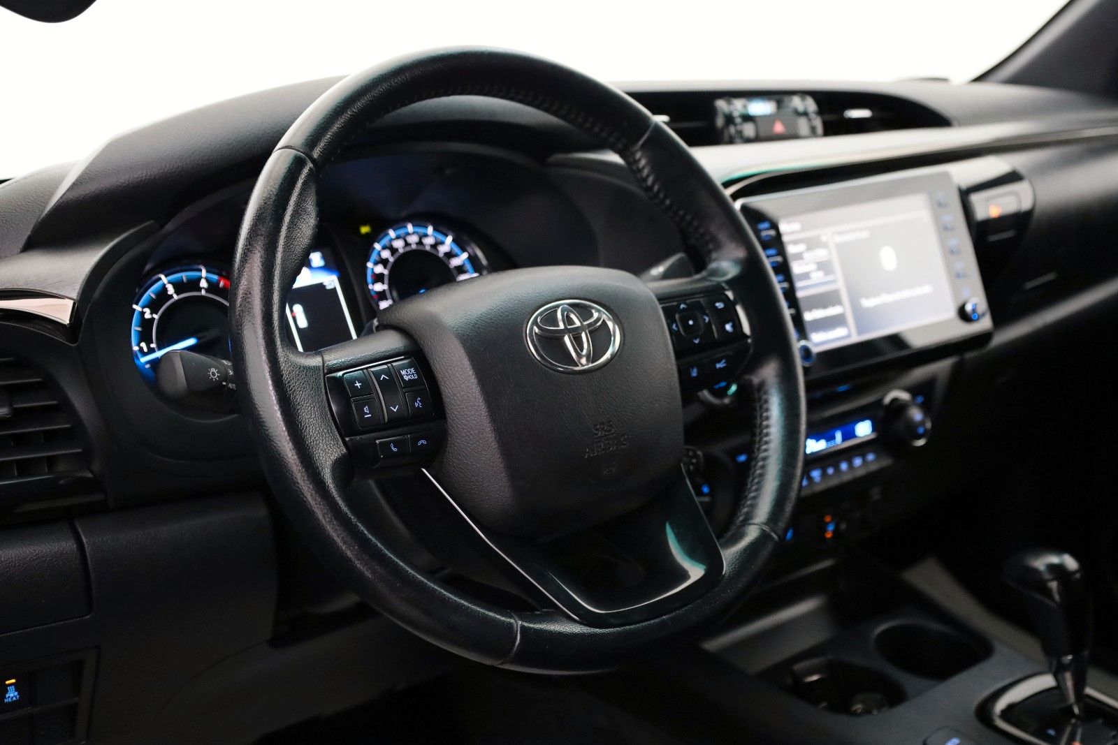 Fahrzeugabbildung Toyota Hilux DoKa Invincible,Leder,ACC,HardTop,AHK