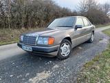 Mercedes-Benz 260 - Mercedes-Benz 260 aus 1990