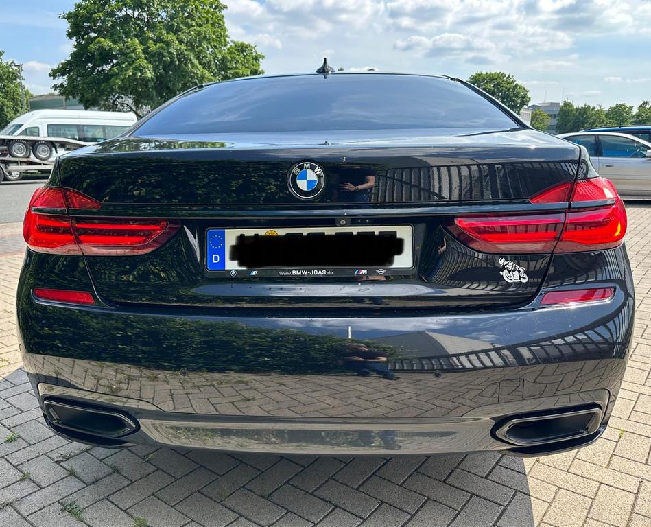BMW 750