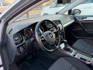 Volkswagen Golf - 9