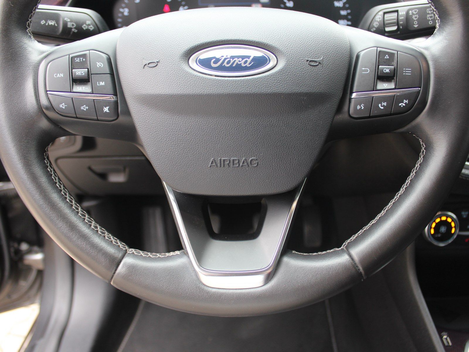 Fahrzeugabbildung Ford Fiesta Vignale 1,0 EcoBoost Start/Stopp