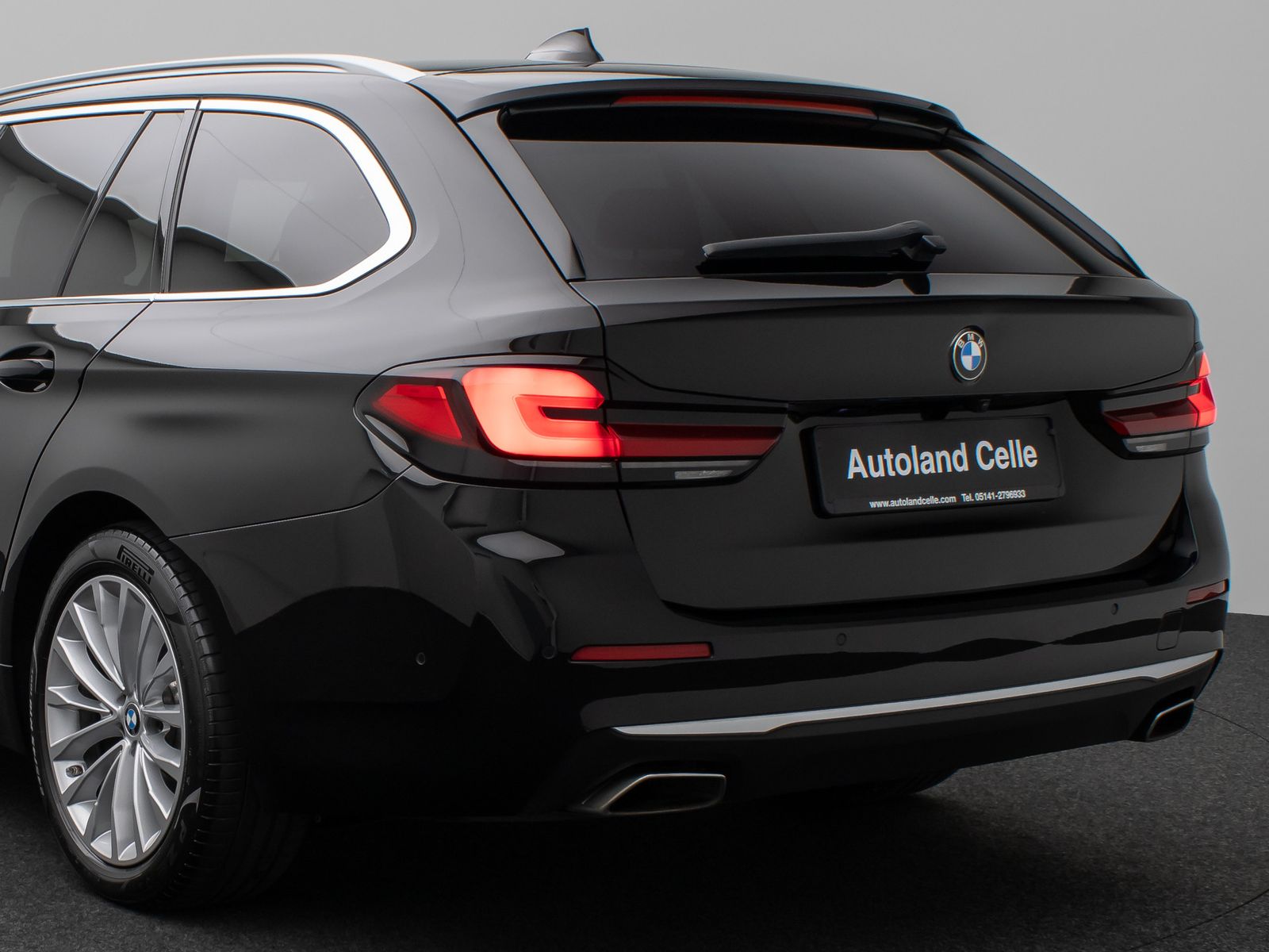 Fahrzeugabbildung BMW 530d xD Luxury Line 360° Laser HUD HiFi Komfort