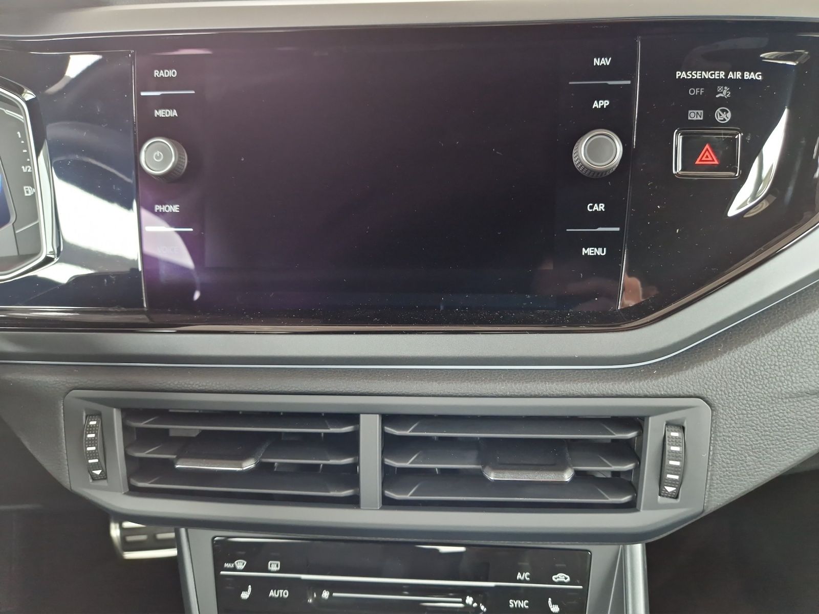 Fahrzeugabbildung Volkswagen Polo R-Line R-Line DSG Matrix ACC Kamera LED NAV