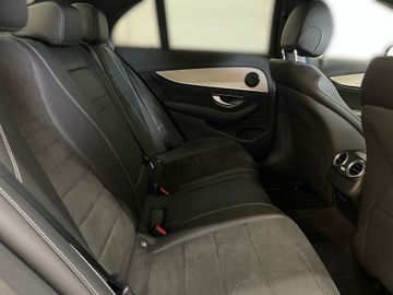 Mercedes E 300 - 11