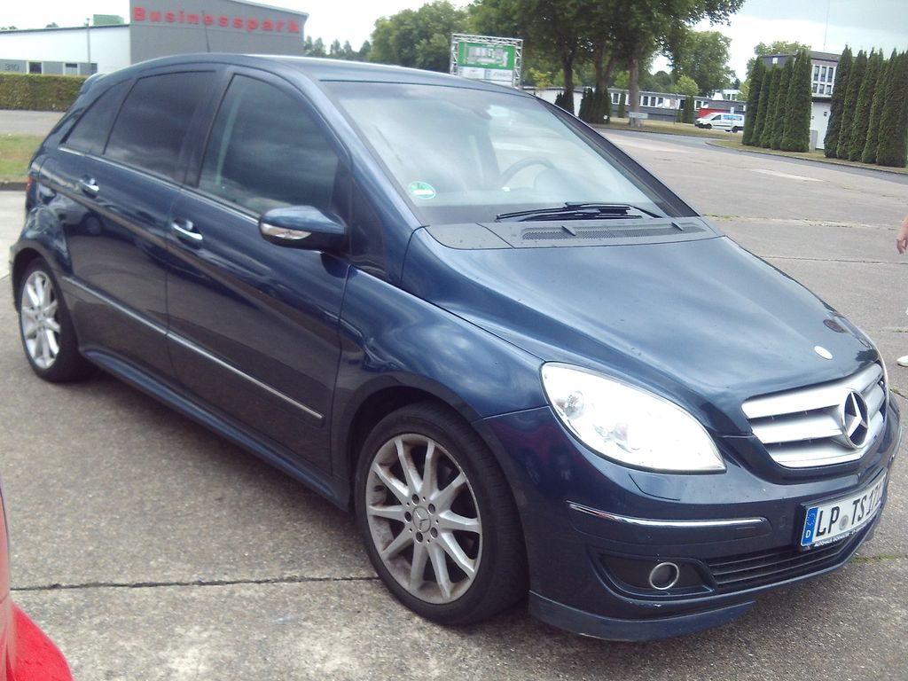 Mercedes-Benz B 200