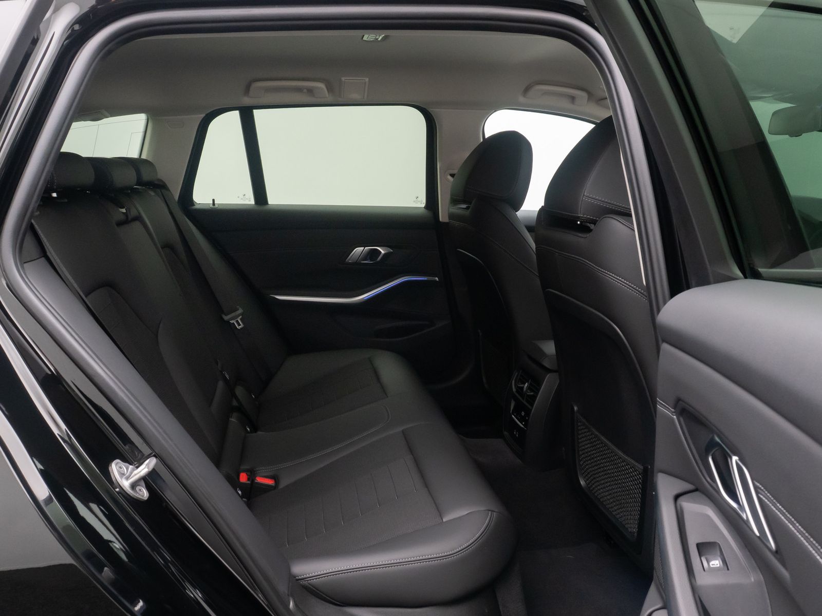 Fahrzeugabbildung BMW 320i Sport Line Laser DAB Kamera HiFi ACC Alarm