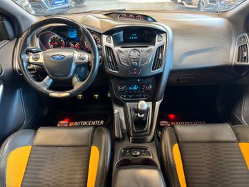 MYAUTOCENTER – Gebraucht- und Jahreswagen mit Werkstattservice in Pfaffenhofen Ford Focus *RECARO*SPORT*SitzHZ*2-ZONEN*TÜV 0127*
