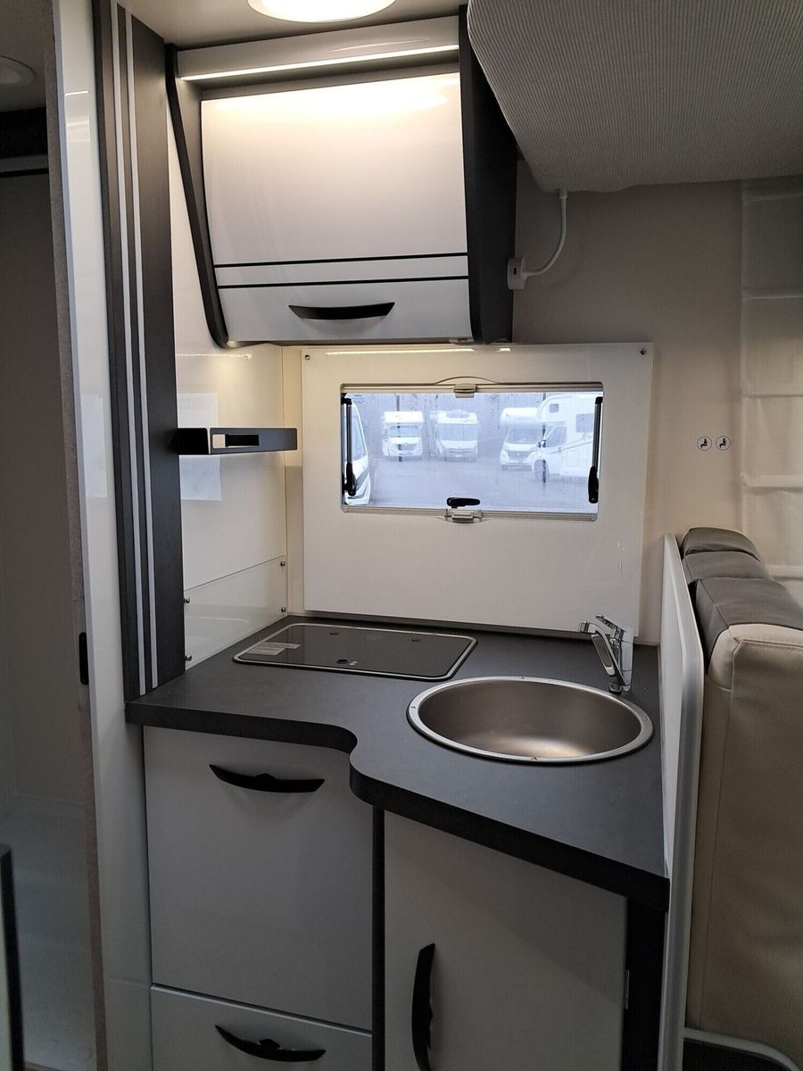 Fahrzeugabbildung Forster T F745 EB LTE,Solar,Markise,Hubbett