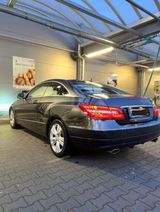 Mercedes-Benz E 350 Coupé E 350 CDI BlueEFFICIENCY AVANTG.... - Mercedes-Benz E 350 aus 2010: Coupé