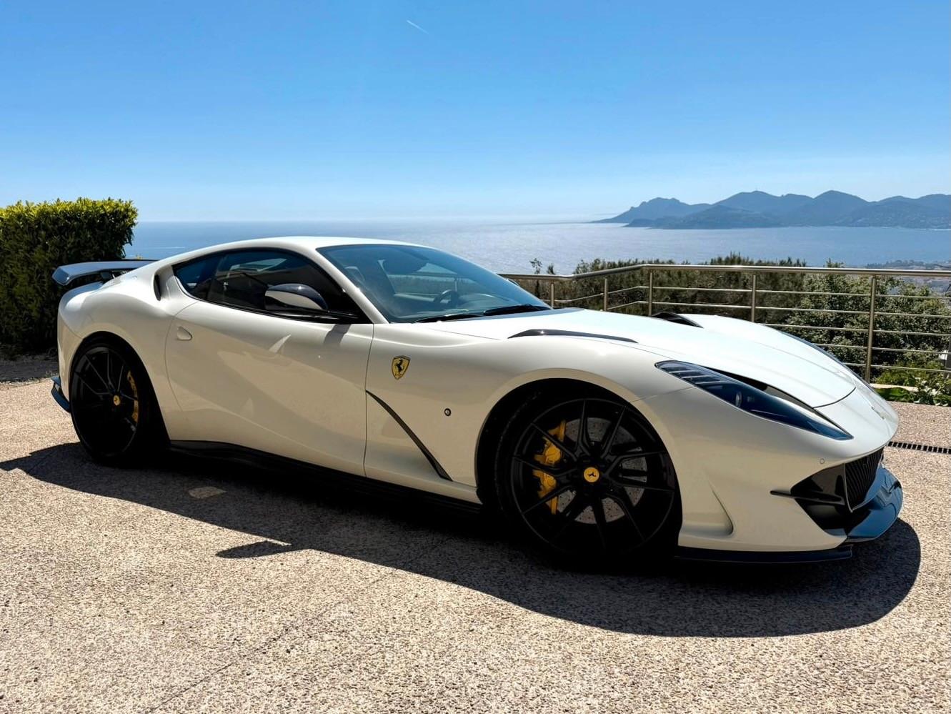 Ferrari 812 6.5 V12 Superfast 350000 NETTO