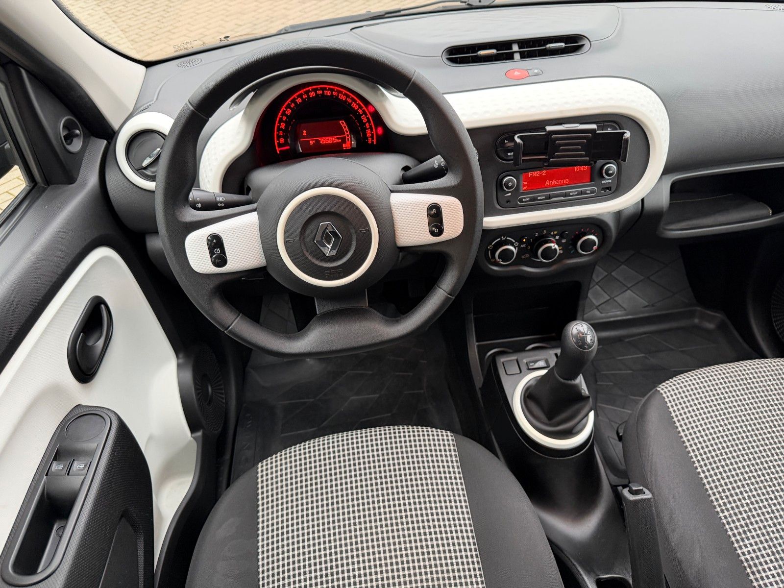 Fahrzeugabbildung Renault Twingo Life SCE 70