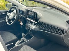 Fahrzeugabbildung Hyundai i20 1.0 T-GDI Trend *Klima*CarPlay*RFKamera*LED*