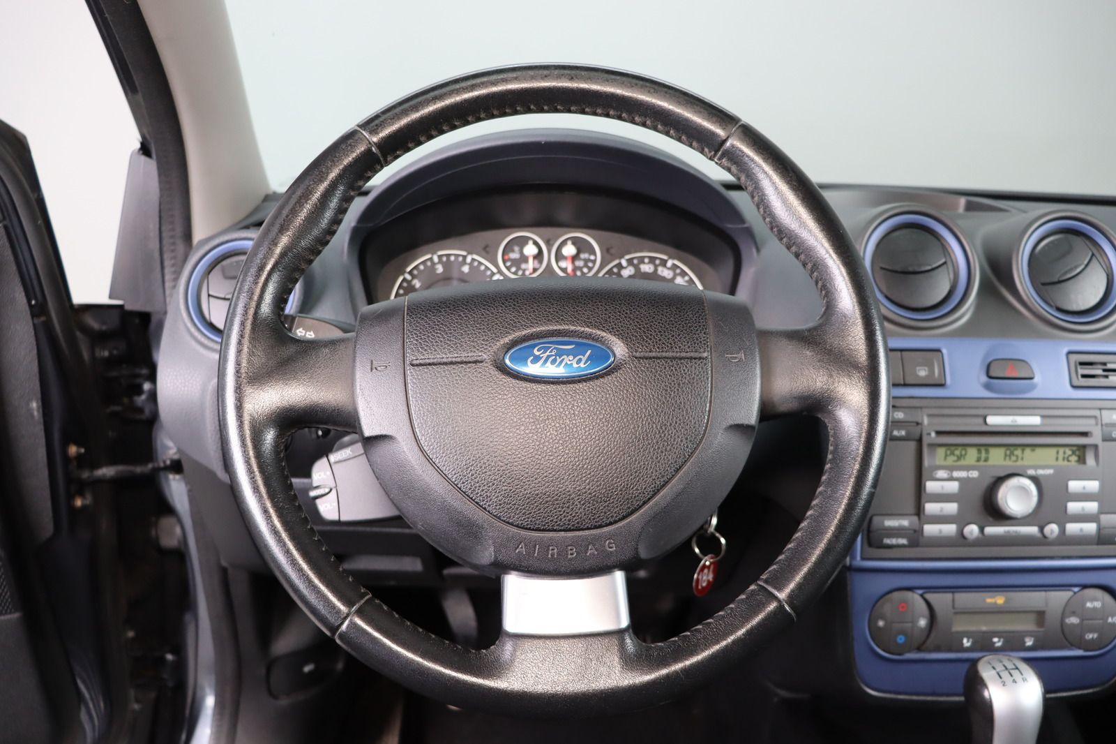 Fahrzeugabbildung Ford Fiesta 1.4 16V Connection * Klimaautom.