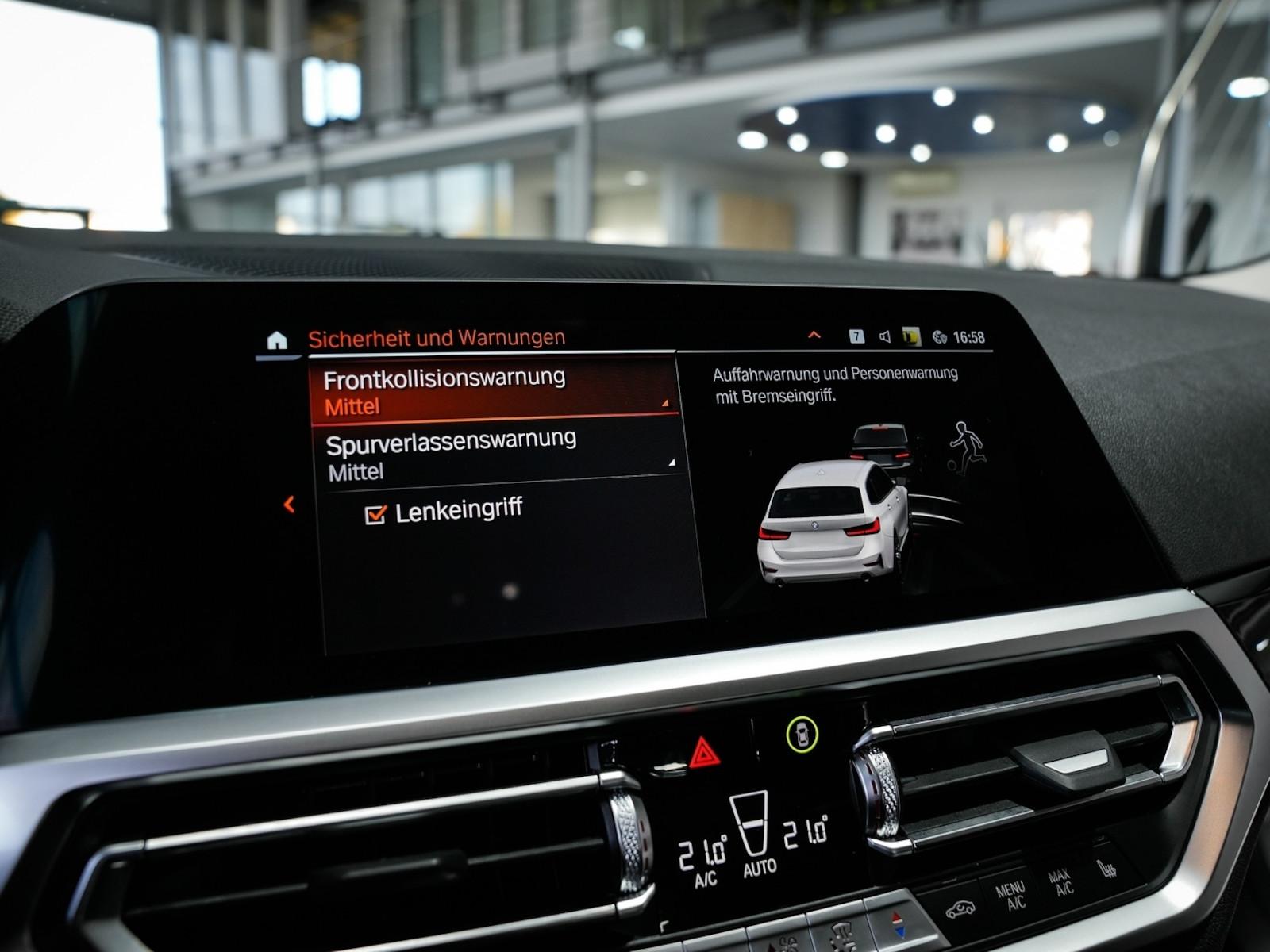 BMW 320d xDrive Touring Sport Line