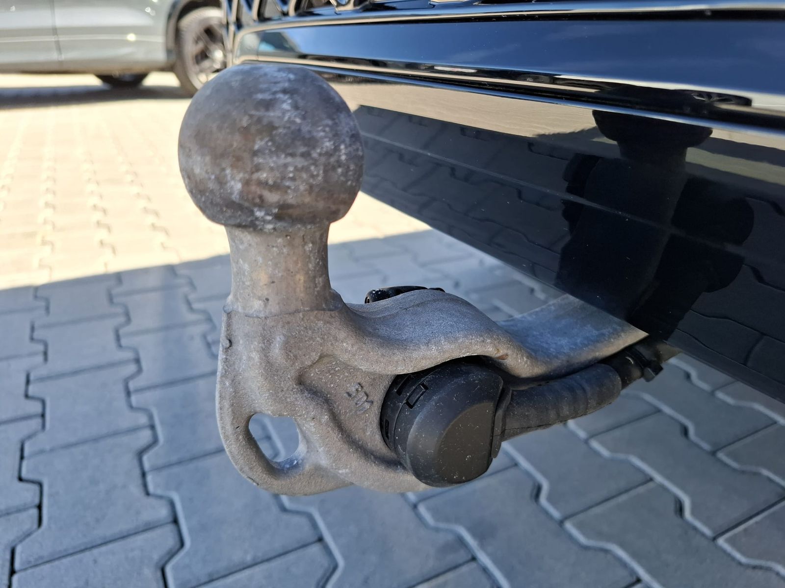 Fahrzeugabbildung Volkswagen Tiguan 2.0 TDI 4M R-Line BLACK*PAN*HK*AHK*MATRIX