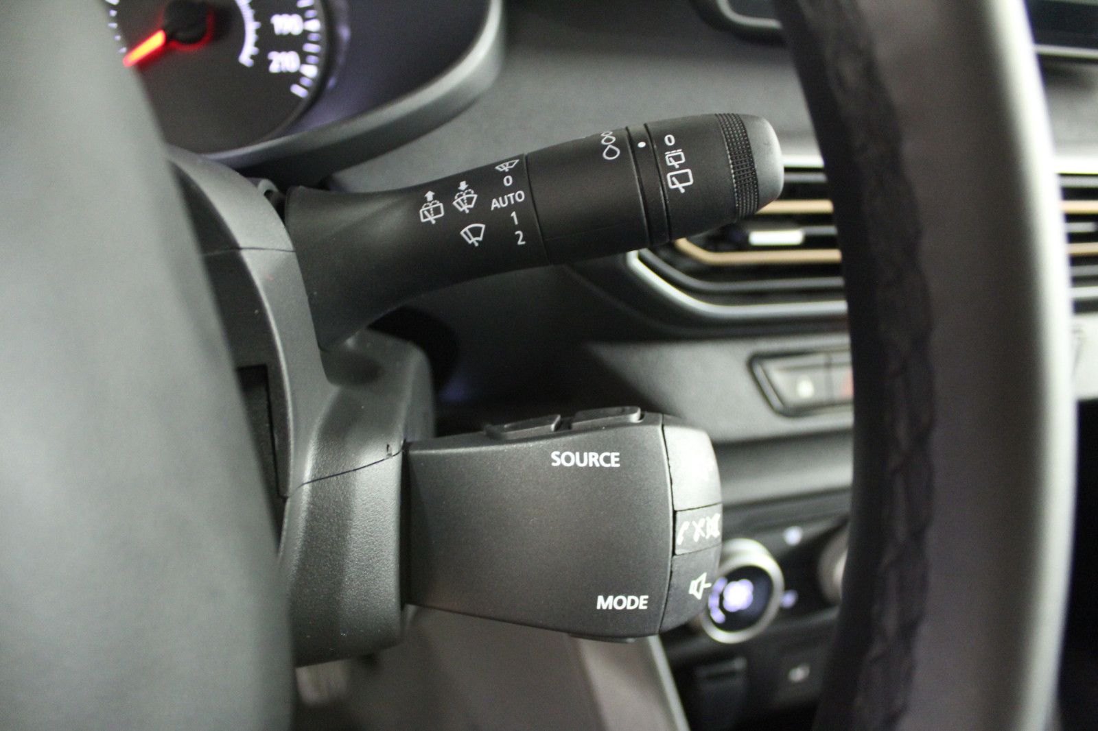 Fahrzeugabbildung Dacia Sandero Stepway TCe 90 auto Extreme*City-Paket*