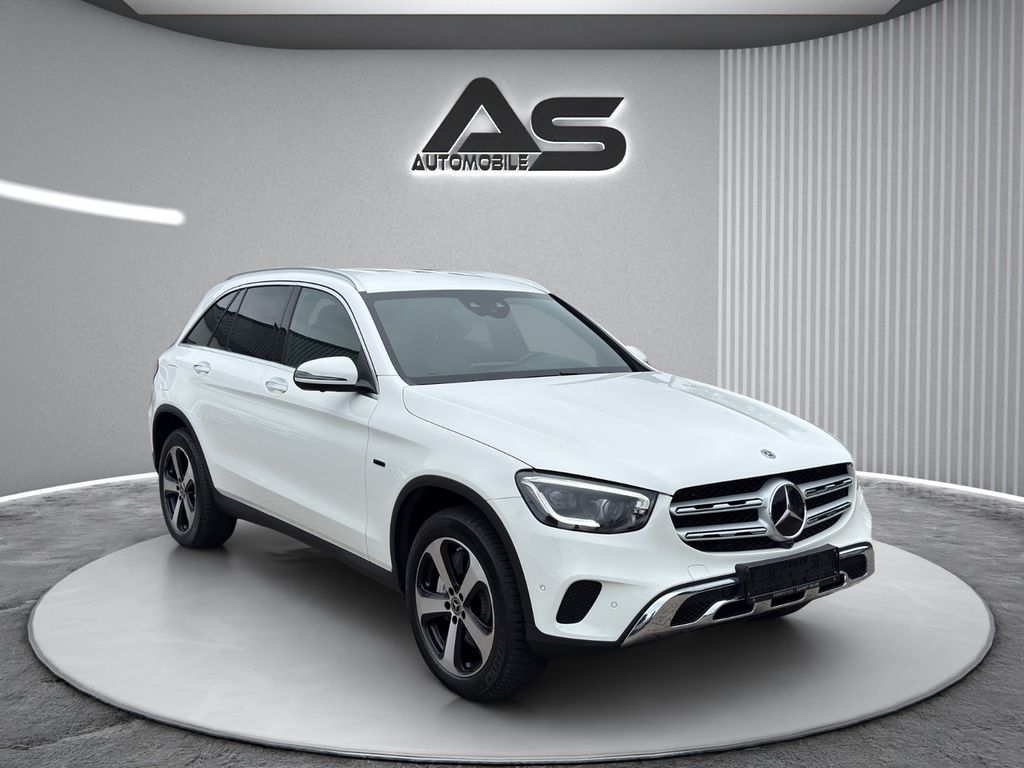 Image of Mercedes-Benz GLC 300