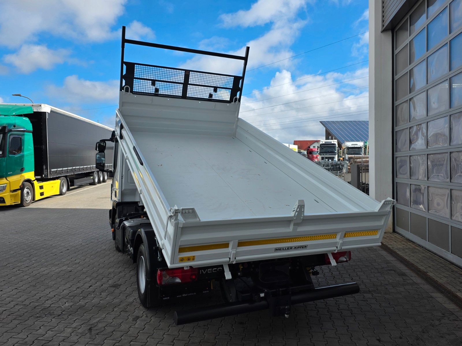 Fahrzeugabbildung Iveco Eurocargo ML80E22 Meiller 2x AHK 6 Zylinder