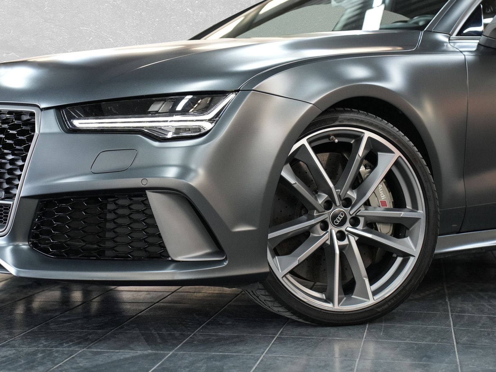 Fahrzeugabbildung Audi RS7 Performance - Daytona matt|Dynamik+|Valcona