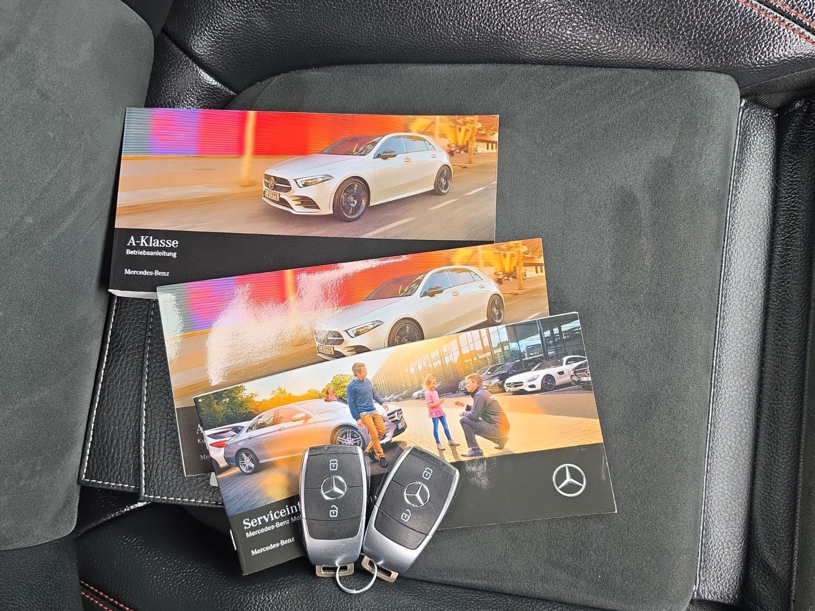 Fahrzeugabbildung Mercedes-Benz A 180 AMG*NIGHT*WIDESCREEN*MBUX*