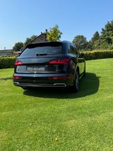 Audi Q5 45 TFSI S tronic quattro sport sport - Audi Q5 mit Benzin-Antrieb: Schwarz