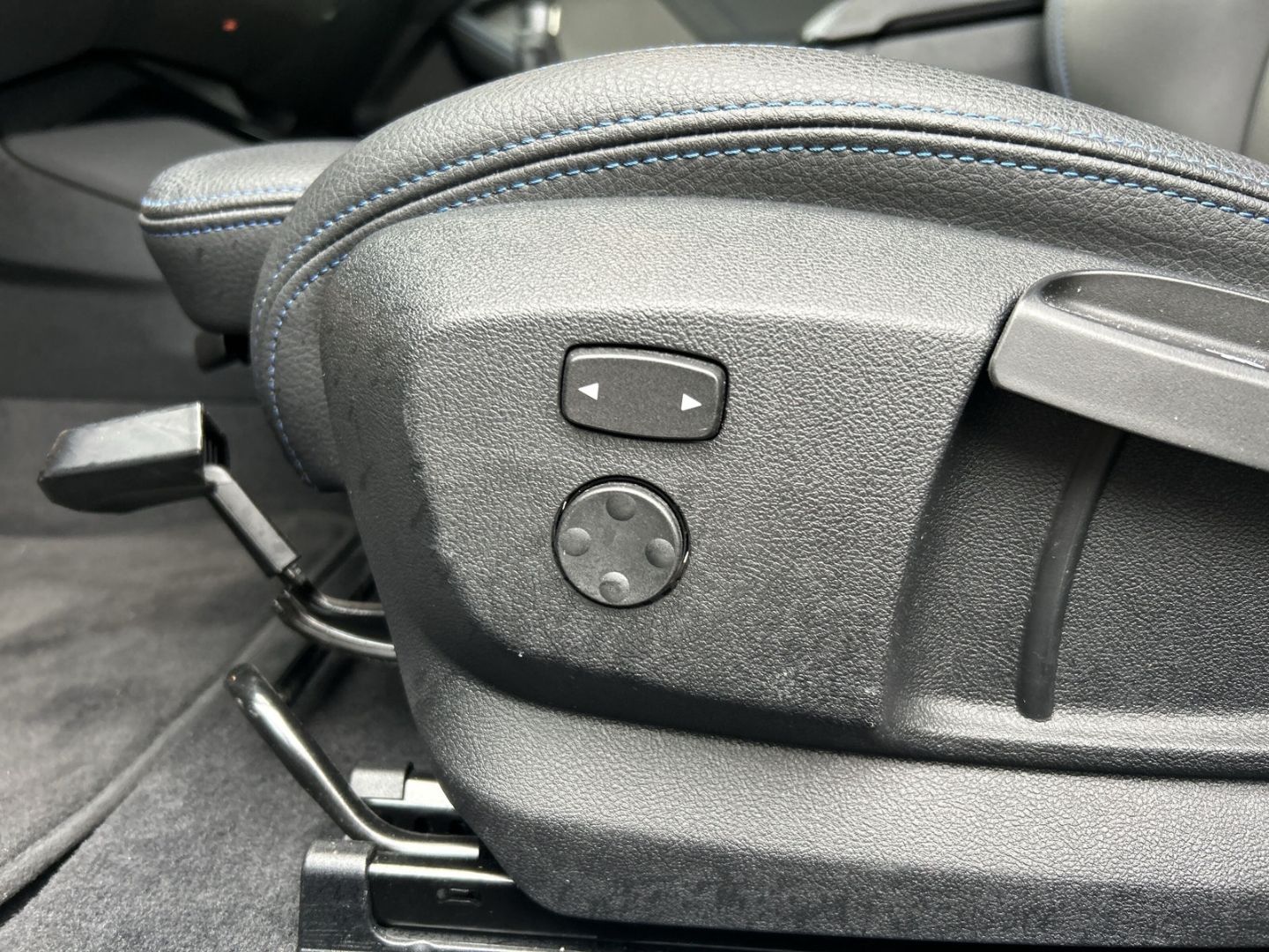 Fahrzeugabbildung BMW 118 i,M Sport,H&KSound,LMFelge18'',Lenkradheizun