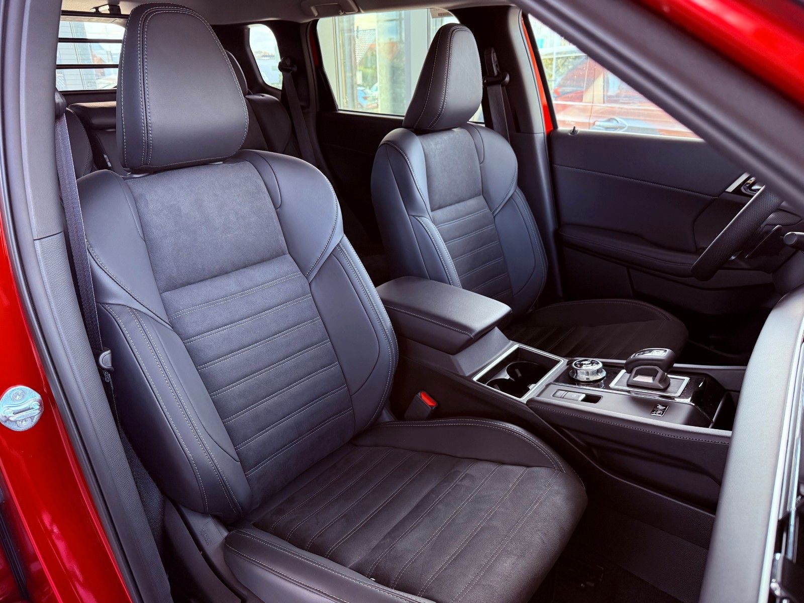 Fahrzeugabbildung Mitsubishi Outlander Intro Edi. PHEV 4WD LED AHK Kam 20"