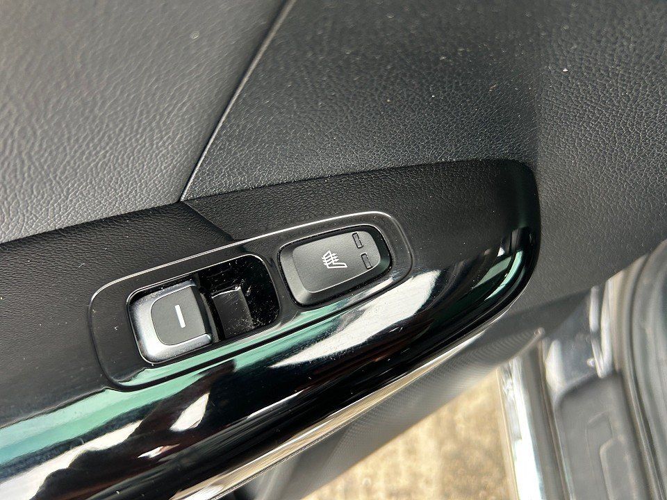 Fahrzeugabbildung Kia SPORTAGE 2.0 CRDi AUT 4WD PLATINUM AHK 1.HD PANO