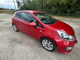 Kia Rio 1.2 Dream-Team Edition Dream-Team Edition - gebrauchte Kia Rio aus dem Jahr 2015