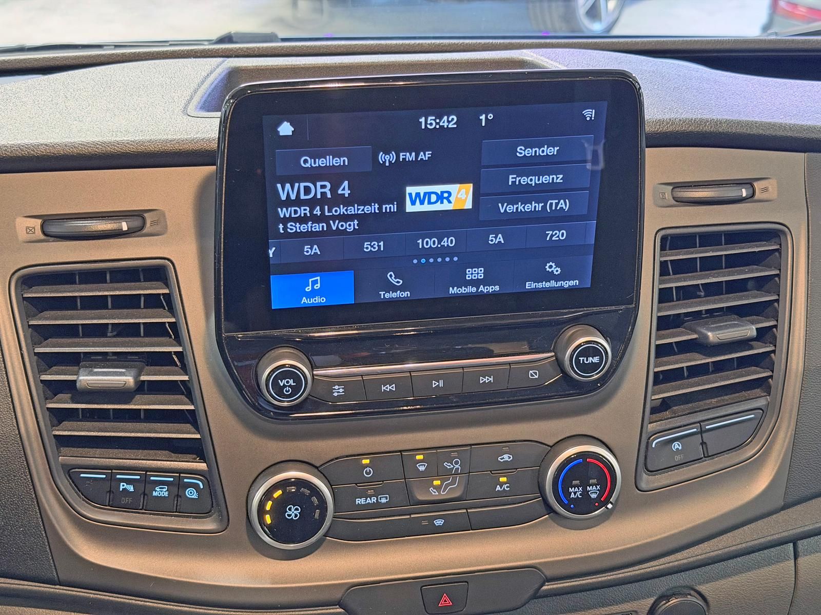 Fahrzeugabbildung Ford TRANSIT 350 L3H2 MIXTO/7-SITZE/R-CAM/PDC/CARPLAY