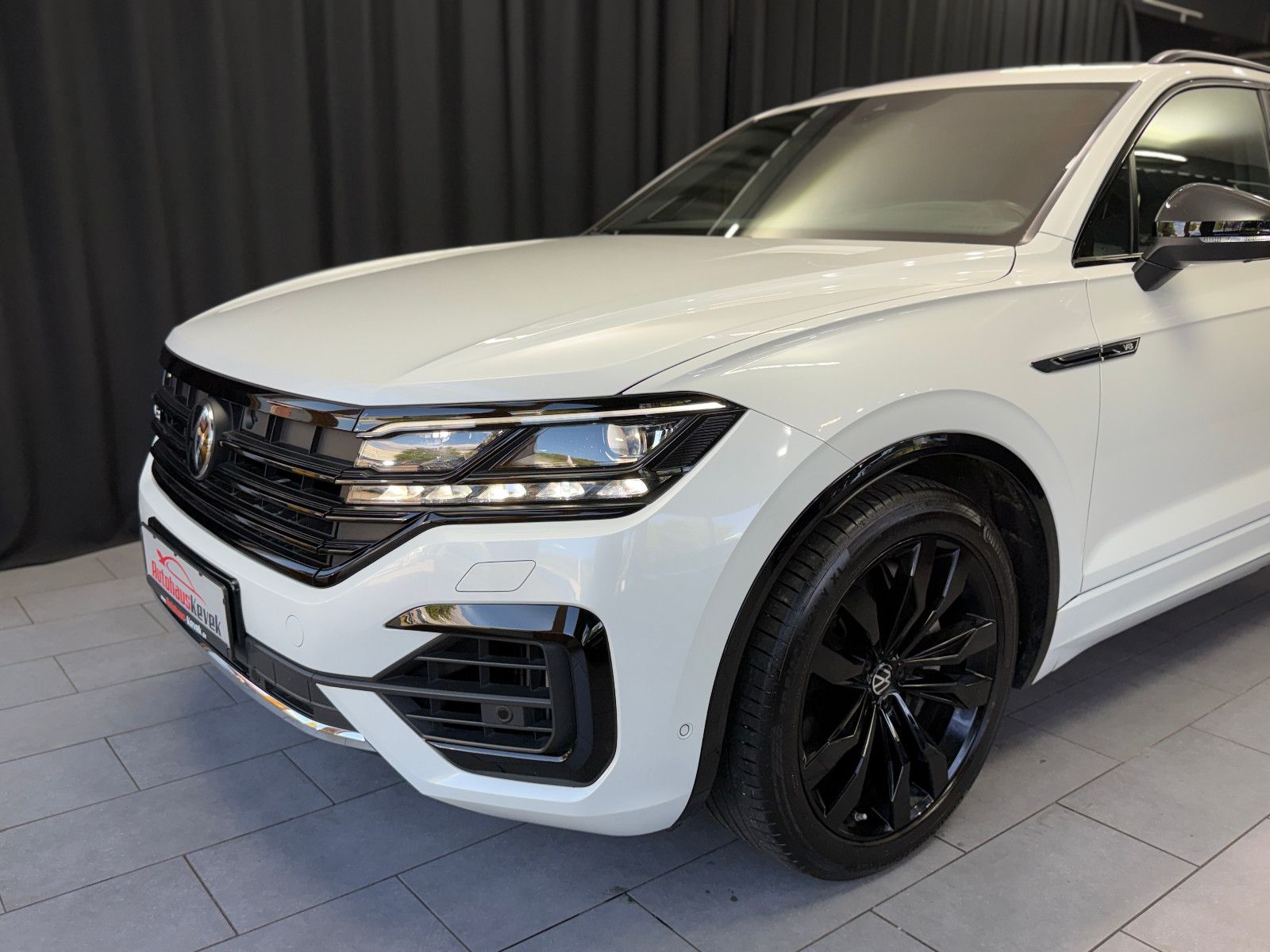 Fahrzeugabbildung Volkswagen Touareg R-Line 4Motion|PANO|NIGHT|LAST EDITION|