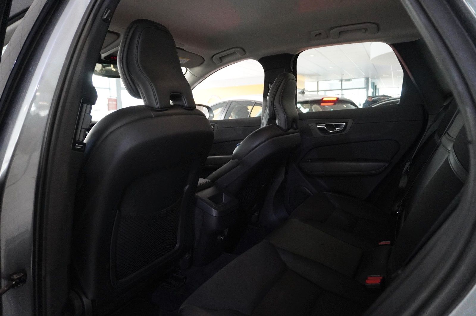 Fahrzeugabbildung Volvo XC 60 T4 MOMENTUM PRO NAVI/LED/VIRTU./SHZ/AHK