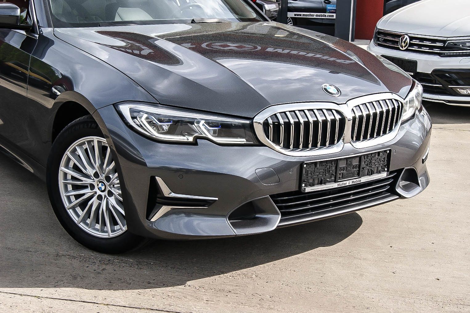 Fahrzeugabbildung BMW 320 d xDrive Luxury Line STANDHEIZG SCHIEBEDACH