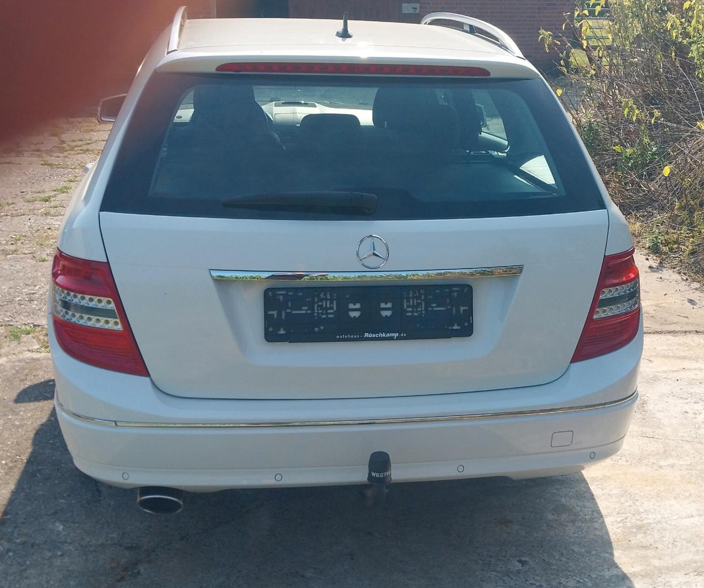 Mercedes-Benz 220 2011 — photo 11